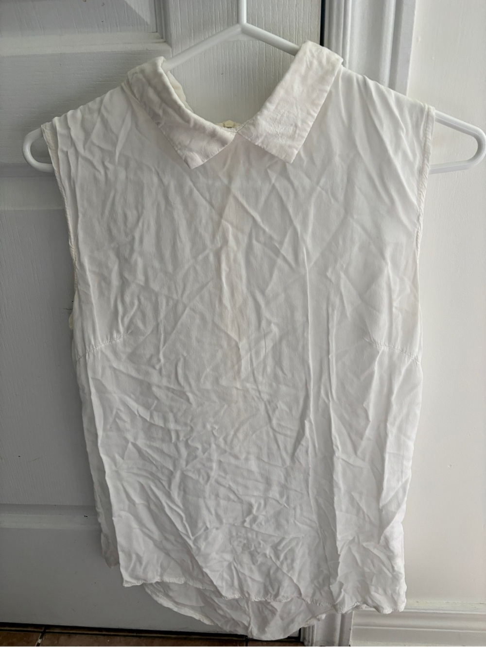 Brandy Melville White Sleeveless Collared Camisole
